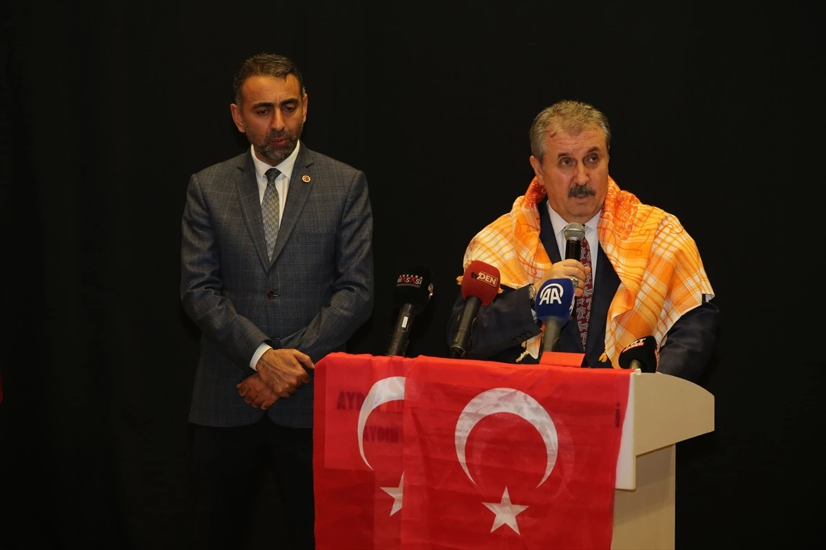BBP Genel Başkanı Mustafa Destici, AK Parti Küçükçekmece Belediye Başkan adayı Aziz Yeniay\'ın saldırısını kınadı