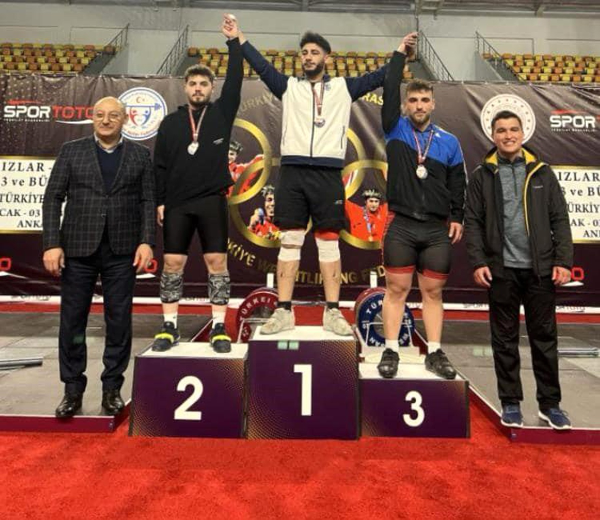 Bilecikli sporcular U23 Halter Türkiye Şampiyonasında madalyaları ile döndü