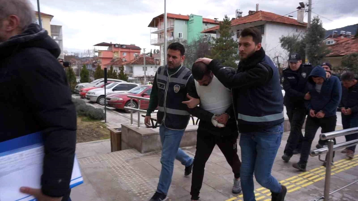 Burdur\'da Eski Eşini Öldüren Katil Zanlısı ve Yardımcıları Tutuklandı