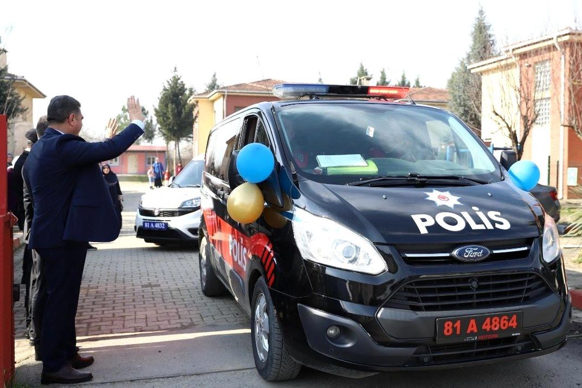 Düzce Fehmi Öney Çocuk Evleri\'nde 13 çocuk sünnet oldu