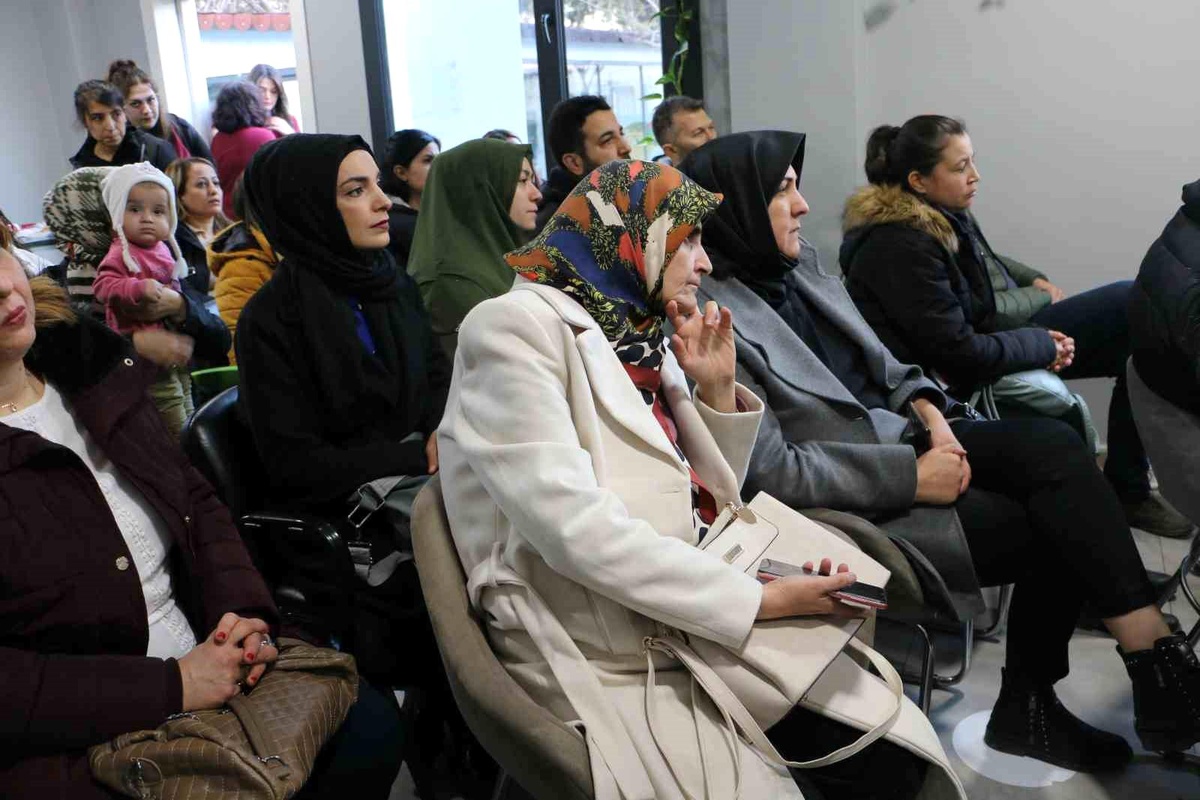 Diyarbakır\'da Otizmli Çocuklar ve Ailelerine Seminer Düzenleniyor