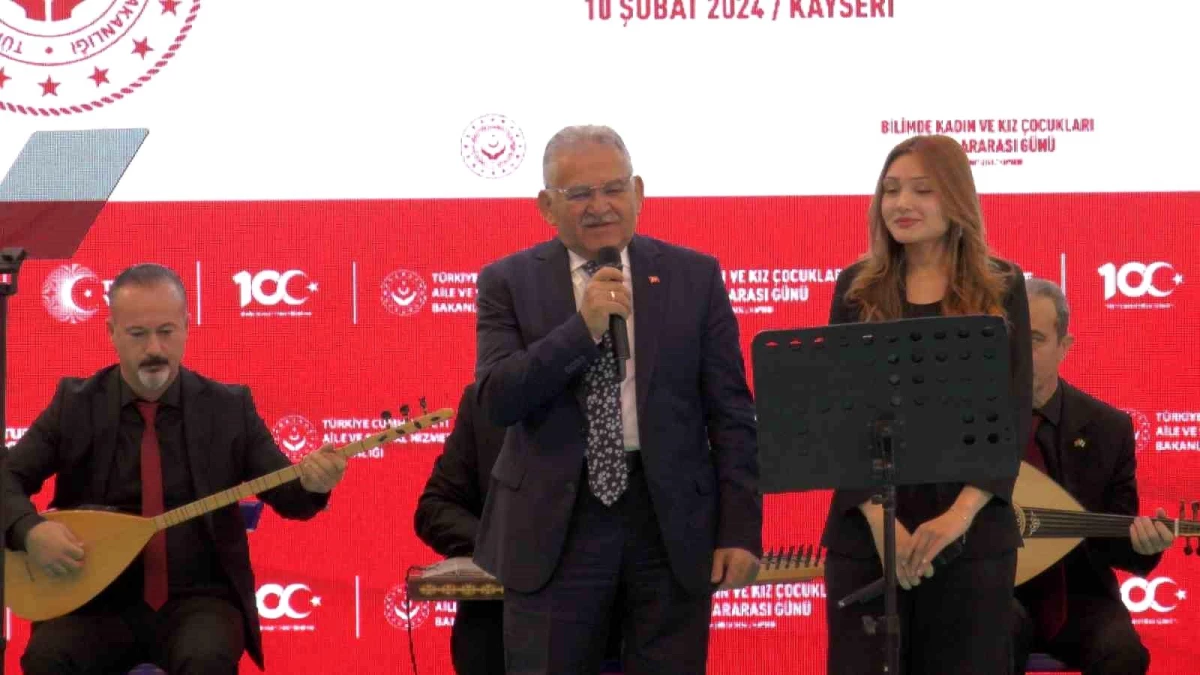 Kayseri Büyükşehir Belediye Başkanı Gesi Bağları Türküsü Söyledi
