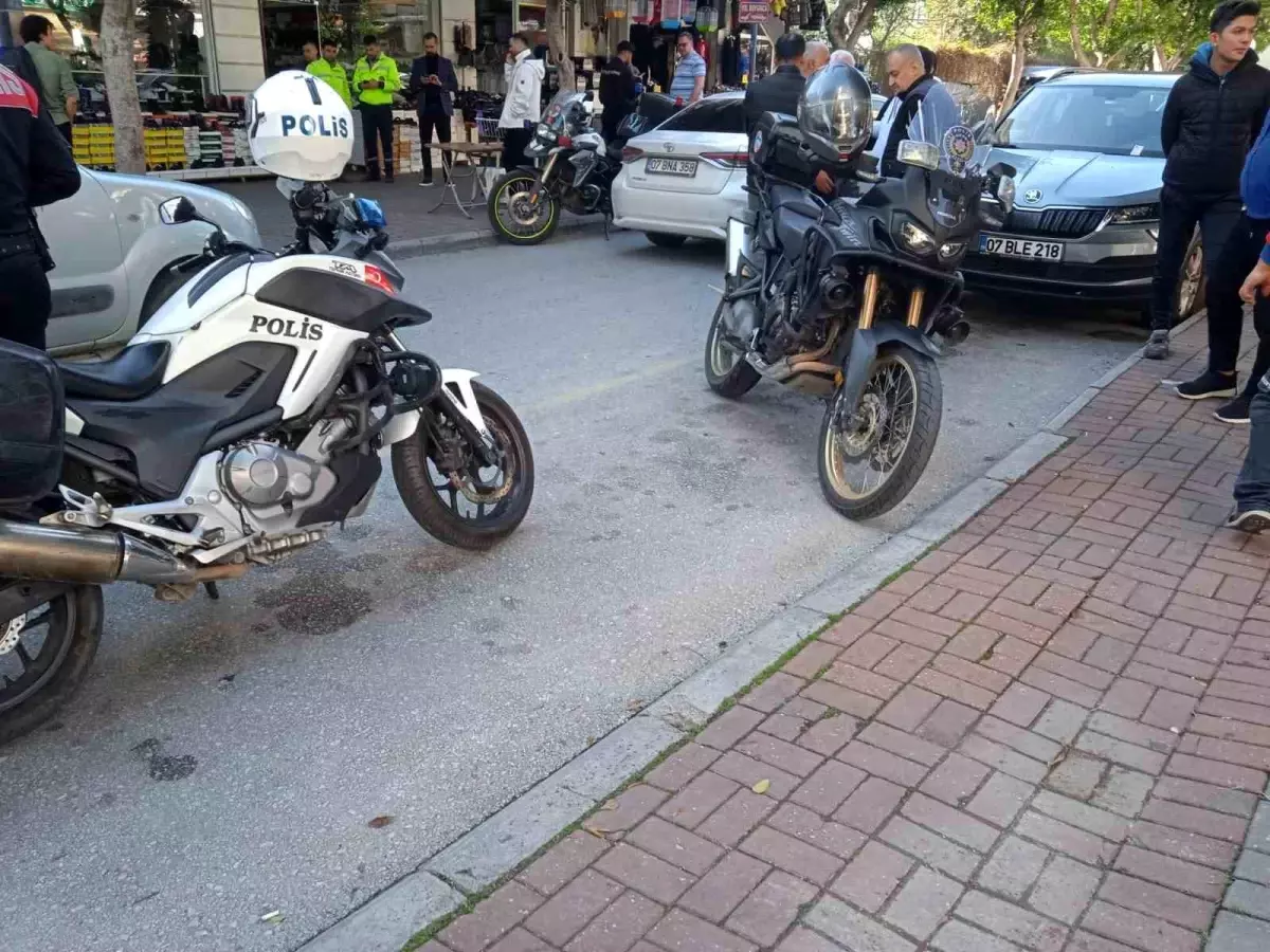 Alanya\'da ehliyetsiz motosiklet sürücüsü polisin takibi sonucu yakalandı