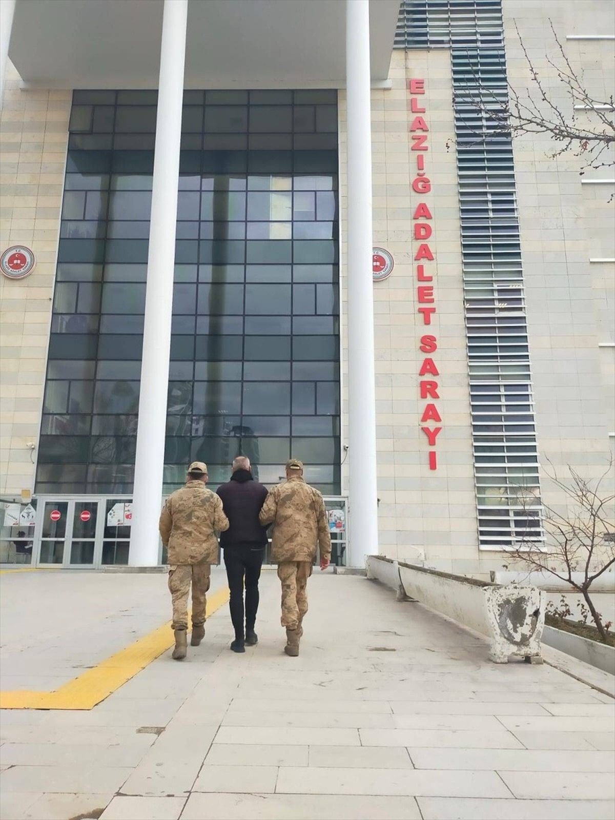 Elazığ\'da 10 Yıl Hapis Cezası Bulunan Firari Hükümlü Yakalandı