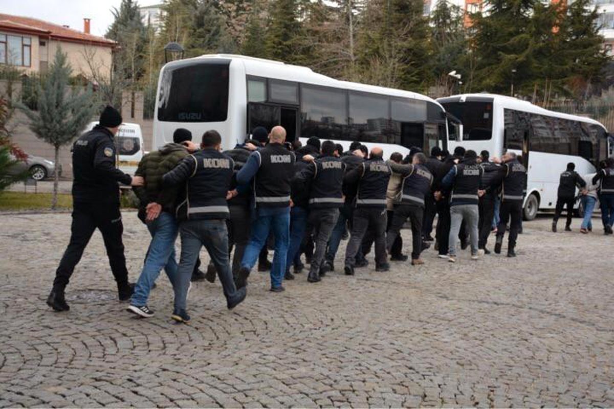 Elazığ\'da Suç Örgütüne Operasyon: 20 Tutuklama