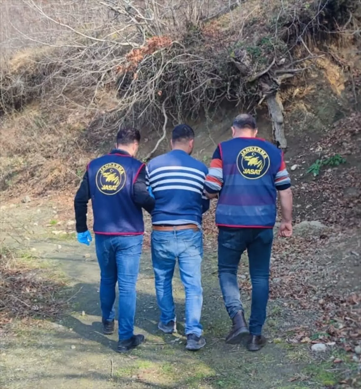 Hamile kadın ve 2 çocuğu silahla vurulup öldürülerek bulundu