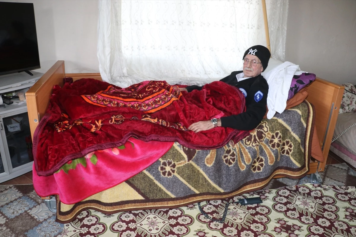 Hatay Valiliği, Kıbrıs gazisi Cemil Köse\'ye hasta yatağı desteği sağladı