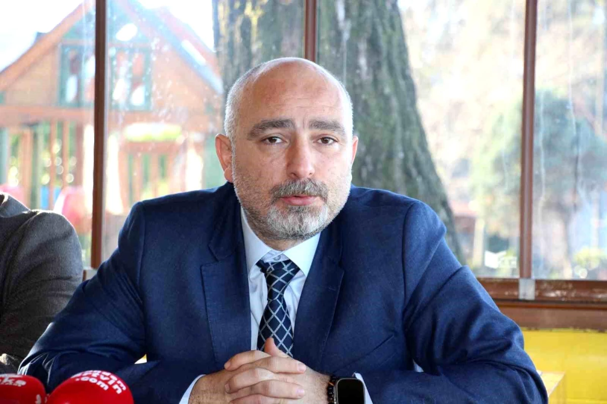 AK Parti ve CHP\'nin Hopa Belediye Başkan Adayları Benzer İsimleriyle Dikkat Çekiyor