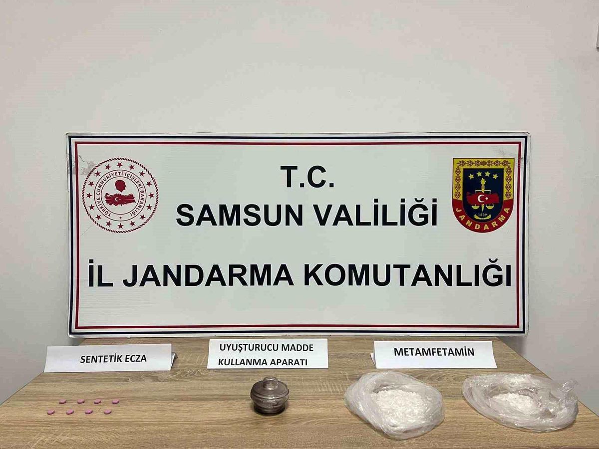İstanbul\'dan Samsun\'a uyuşturucu getiren 2 kişi tutuklandı