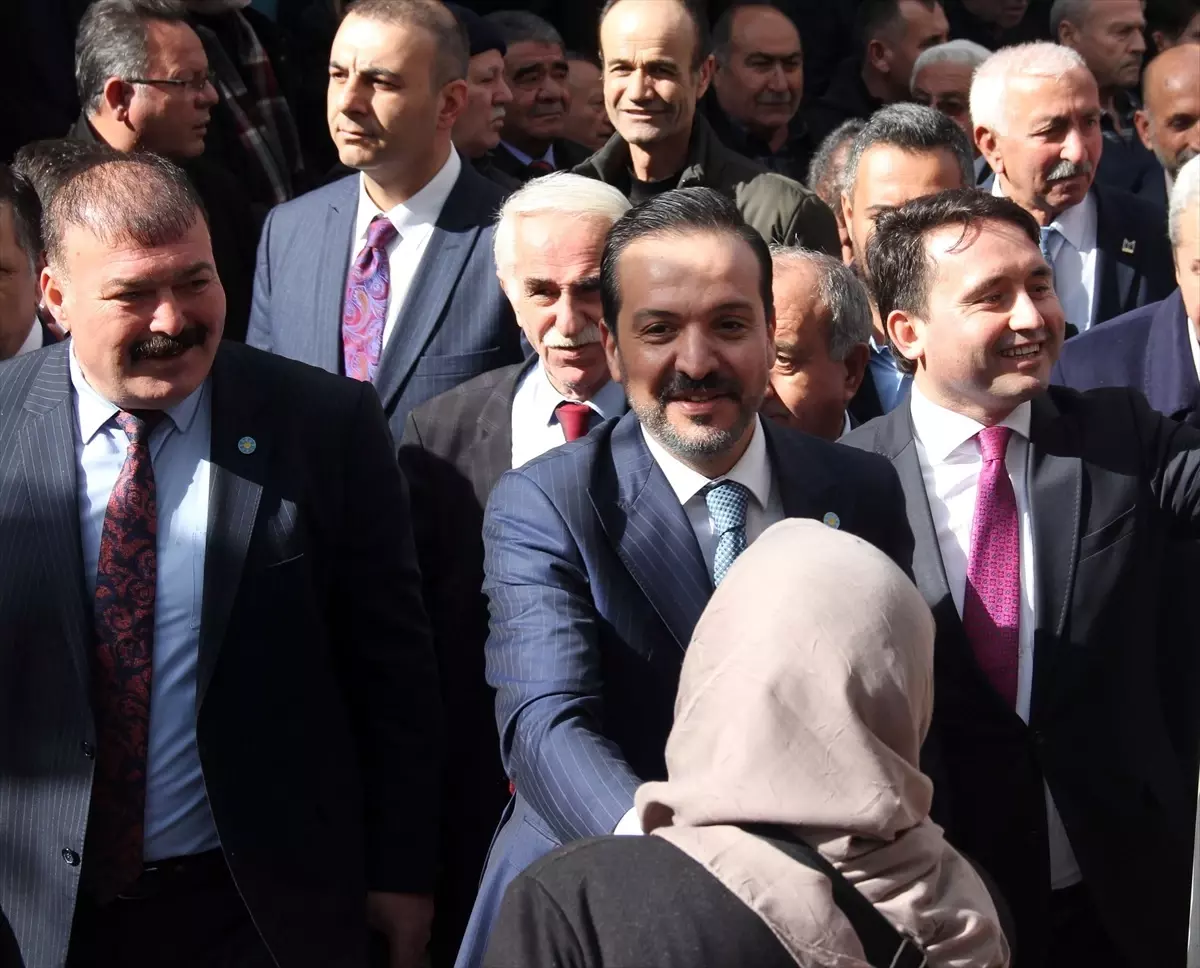 İYİ Parti, milliyetçi, kalkınmacı ve demokrat bir siyasi parti olduğunu vurguladı