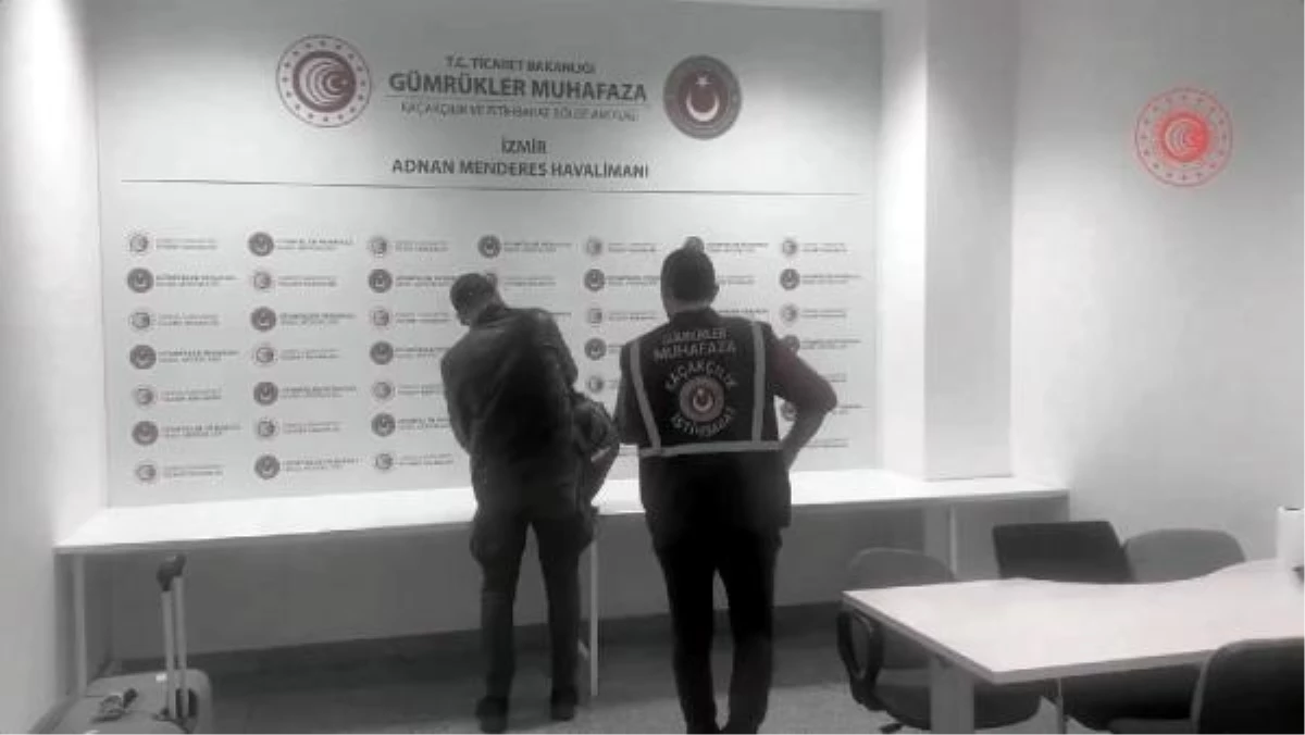 İzmir Adnan Menderes Havalimanı\'nda 861 Madeni Para Ele Geçirildi