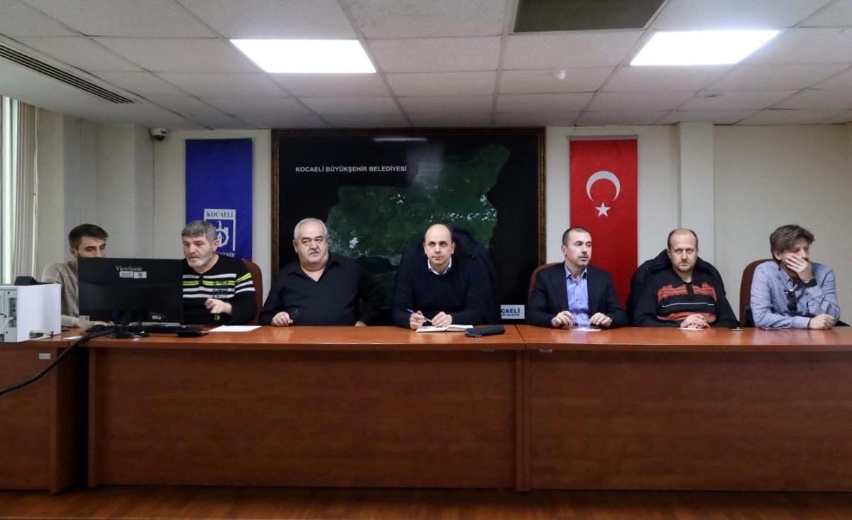 Kocaeli Büyükşehir Belediyesi Kandıra Ballar Mahallesine Sentetik Çim Futbol Sahası İhalesi Düzenledi