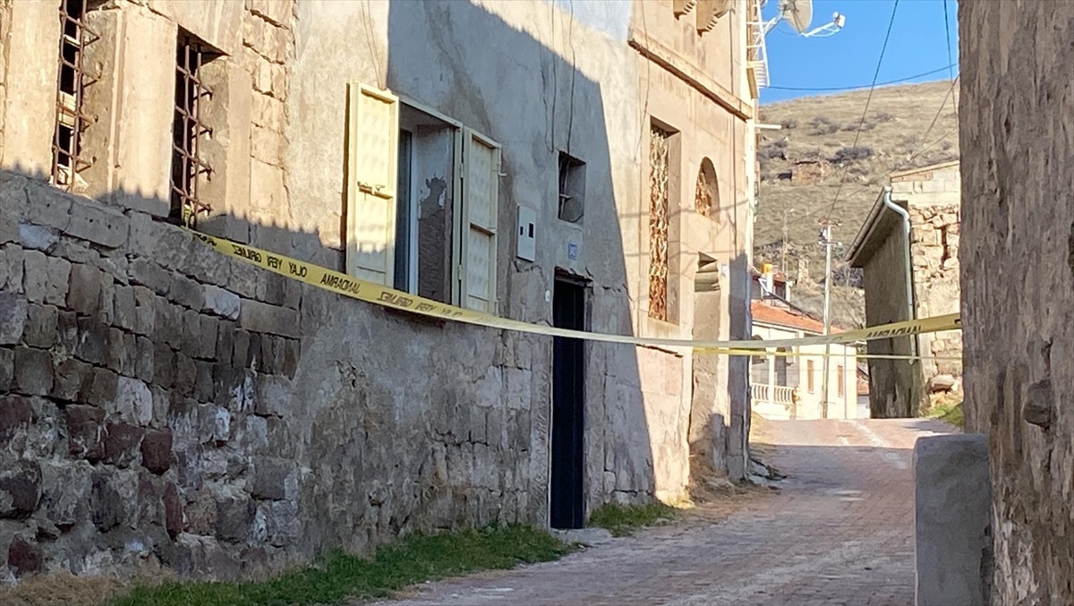 Kayseri\'de çıkan yangında tek başına kalan kişi hayatını kaybetti