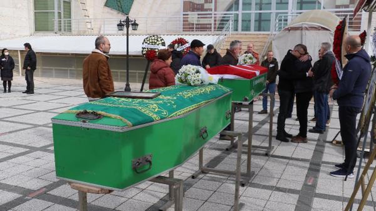 Eskişehir'de kaza: Üniversite öğretim üyesi ve kızı toprağa verildi