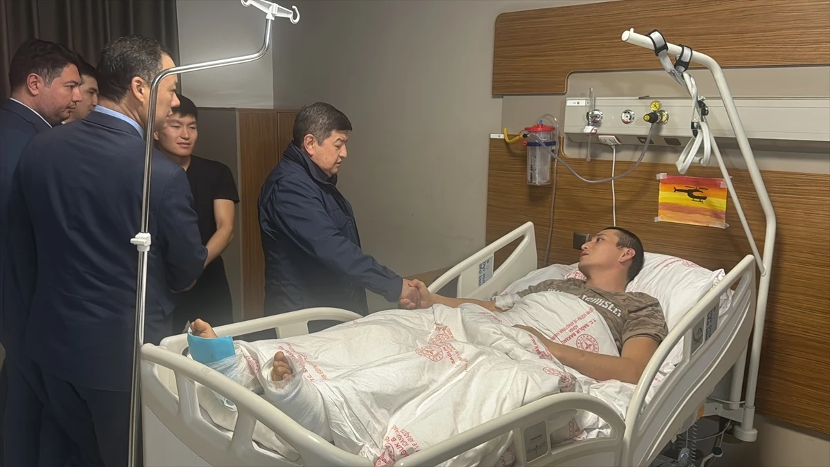 Kırgızistan Bakanlar Kurulu Başkanı, Adana\'daki hastanede tedavi gören vatandaşları ziyaret etti
