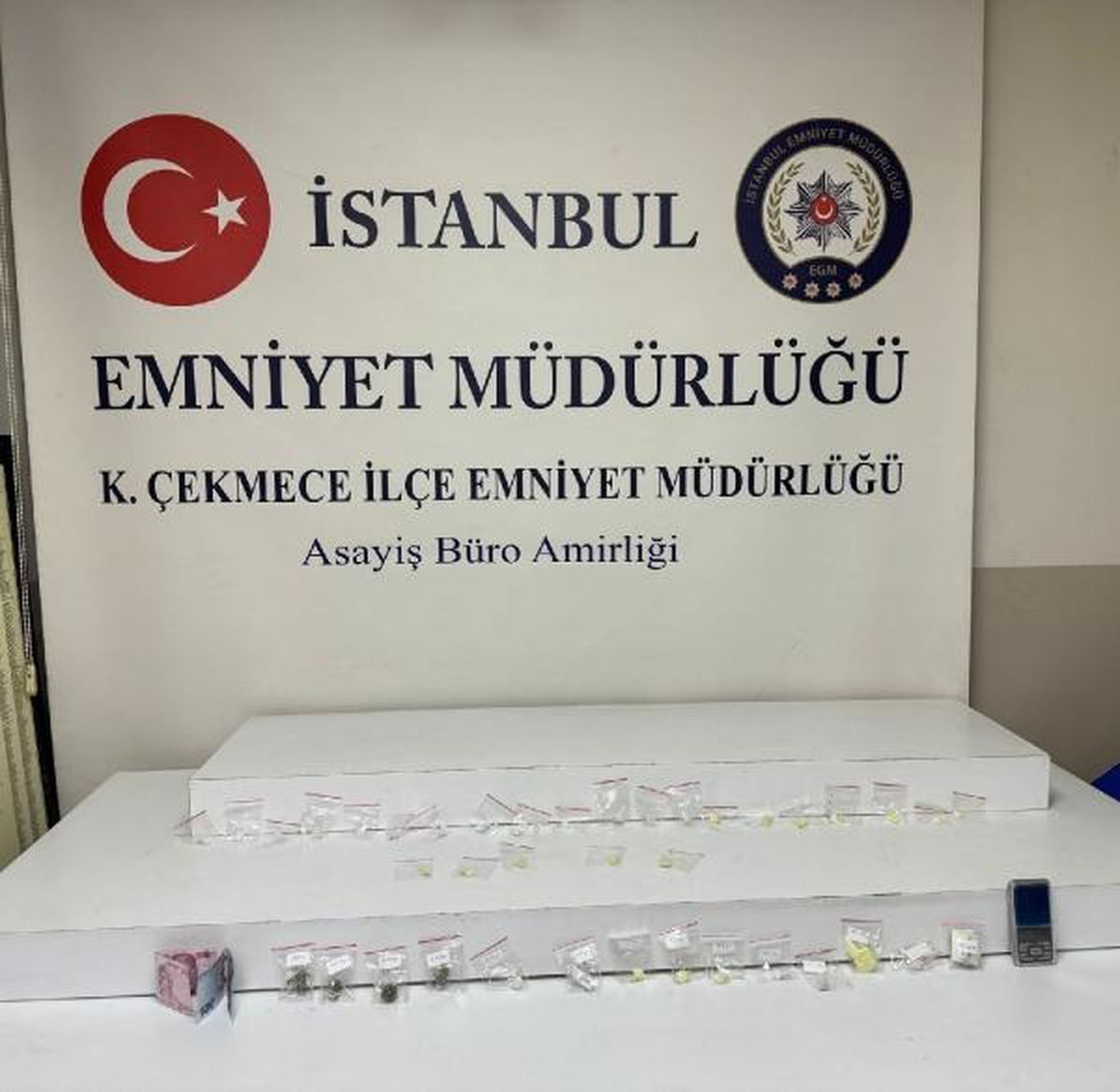 Küçükçekmece\'de yapılan operasyonda elektrikli süpürge içinde uyuşturucu bulundu