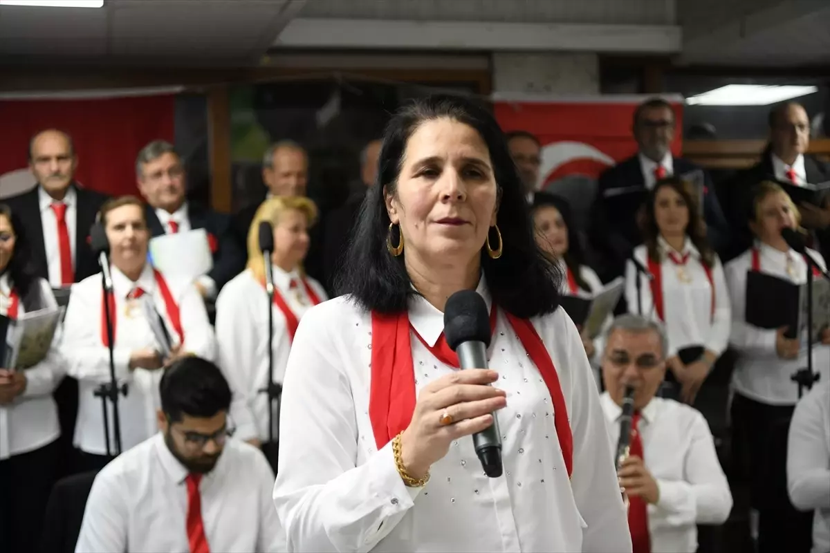 Lapseki Belediyesi Türk Sanat Müziği Korosu 2024 yılının ilk konserini verdi