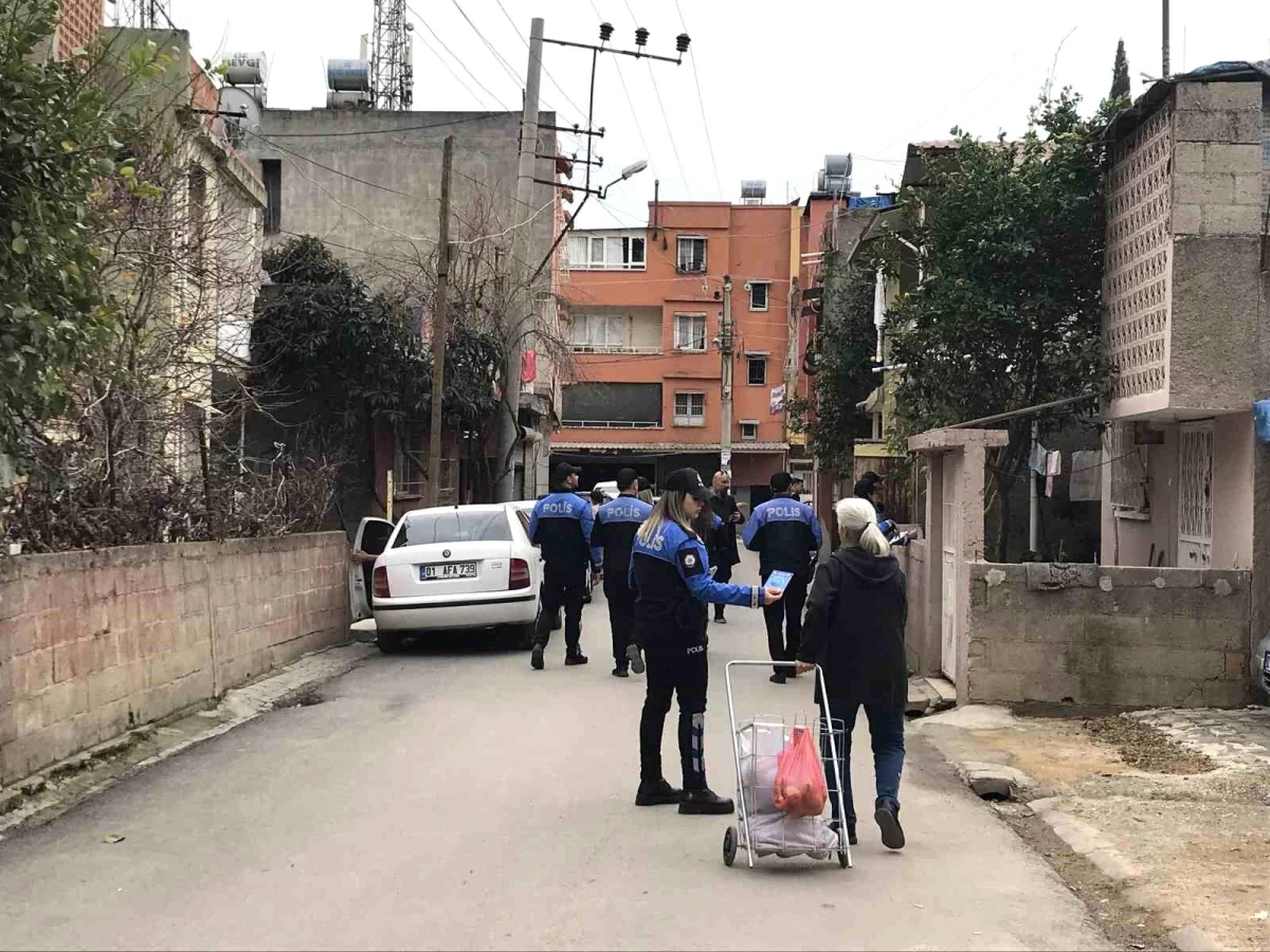 Adana\'da Polisler Hırsızlık Olaylarına Karşı Vatandaşları Uyardı