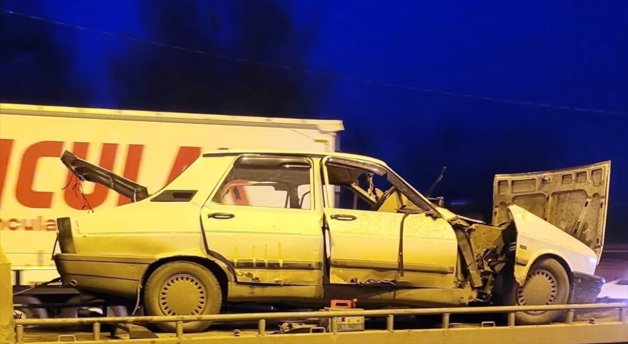 Samsun\'da Otomobil Çarpışması: 1 Ölü, 5 Yaralı