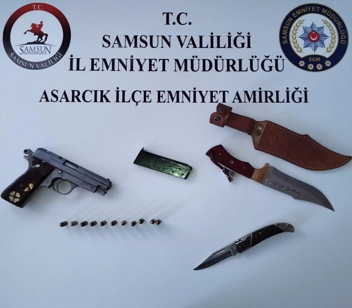 Asarcık\'ta Asayiş Uygulamasında Ruhsatsız Silah ve Bıçakla Yakalanan 2 Kişi Gözaltına Alındı