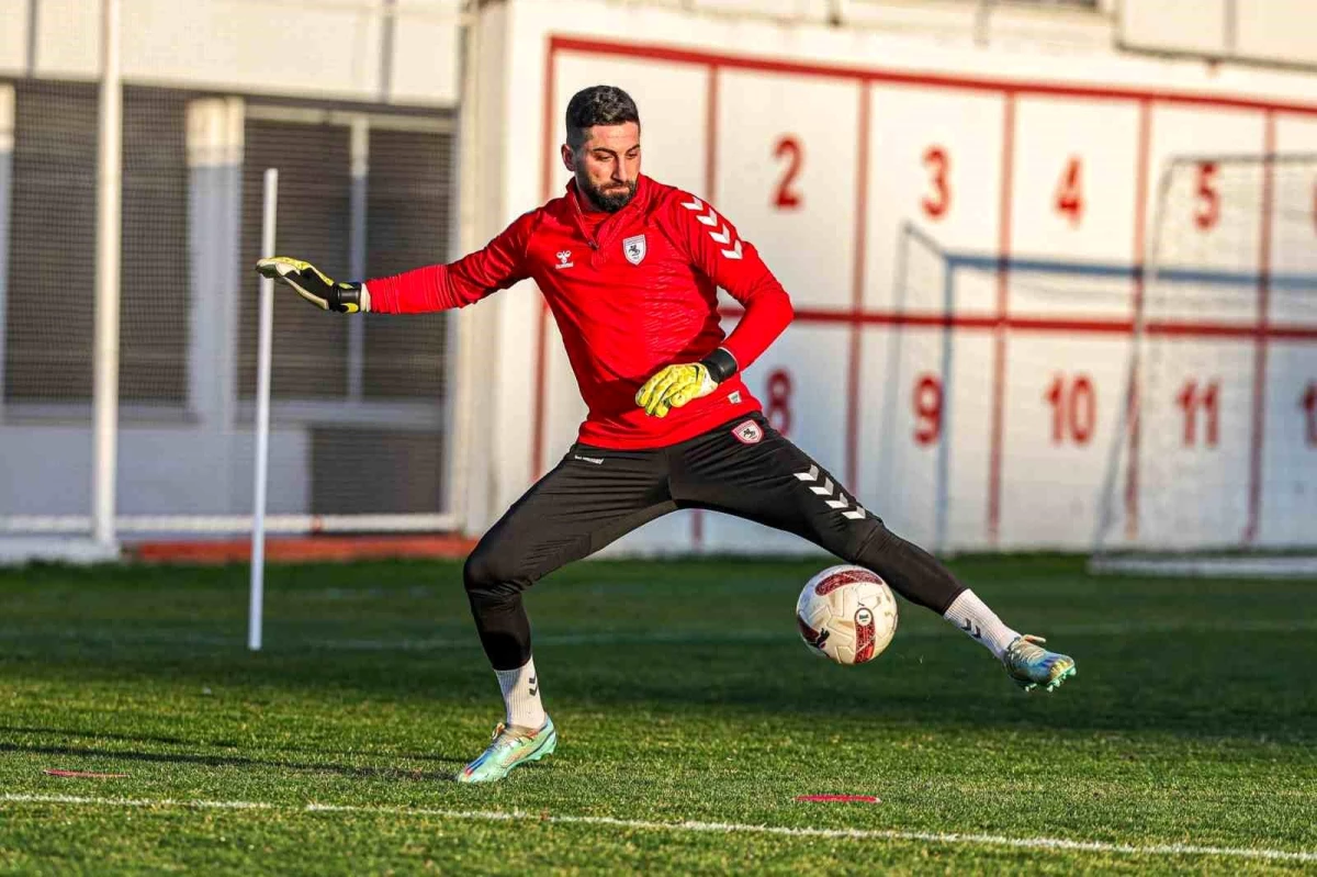 Samsunspor, transfer sezonunda 3 oyuncuyla anlaştı ve 3 oyuncusuyla yollarını ayırdı