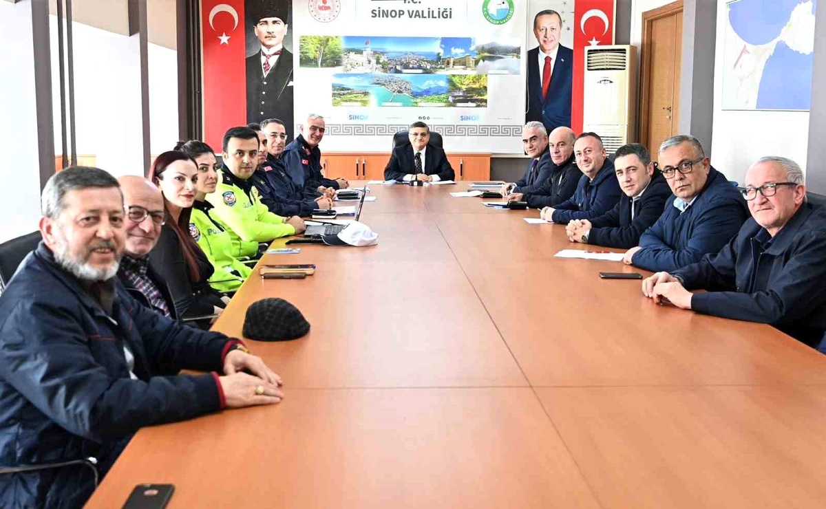 Sinop\'ta Yolcu Otobüslerinde Emniyet Kemeri Kullanımı İçin Tedbirler Artırılacak