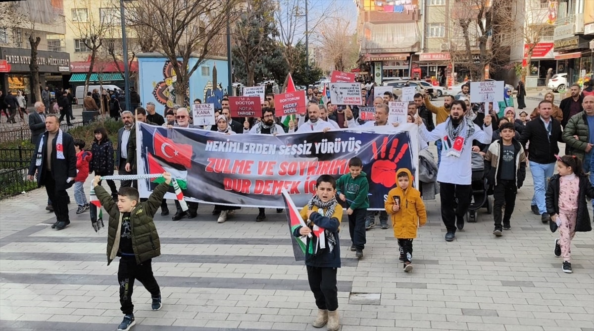 Siirt\'te hekimler ve sağlık çalışanları İsrail\'in saldırılarına tepki gösterdi