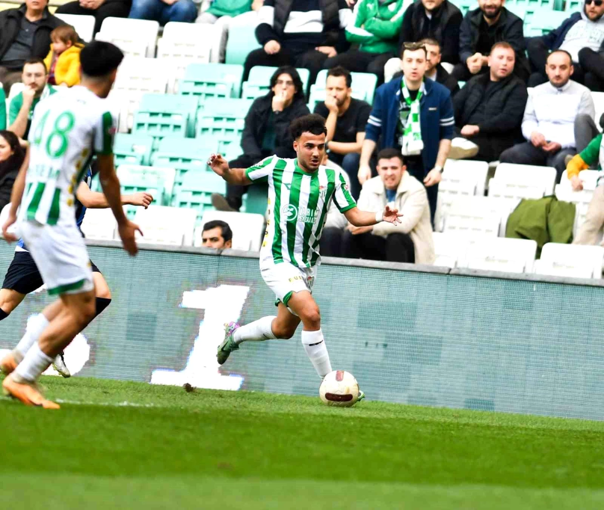 Bursaspor, Beyoğlu Yeni Çarşı ile 1-1 berabere kaldı