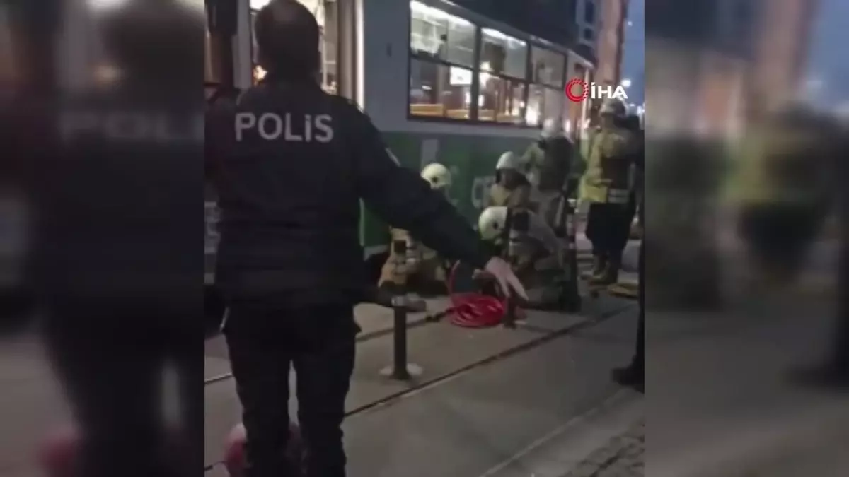 Torununu kurtarmak isterken tramvayın altında kalarak hayatını kaybetmişti... Kaza anının görüntüleri ortaya çıktı