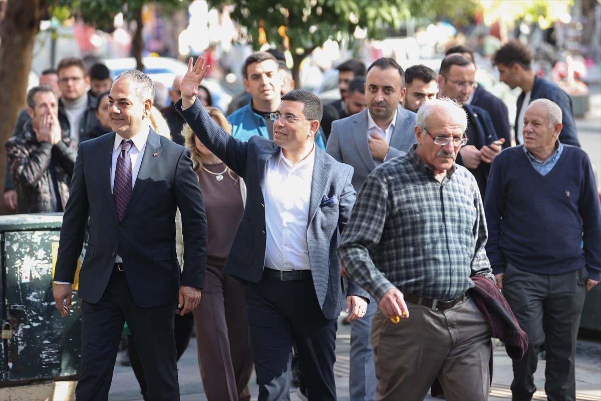 Hakan Tütüncü, Antalya\'da esnaf ziyaretleri gerçekleştirdi