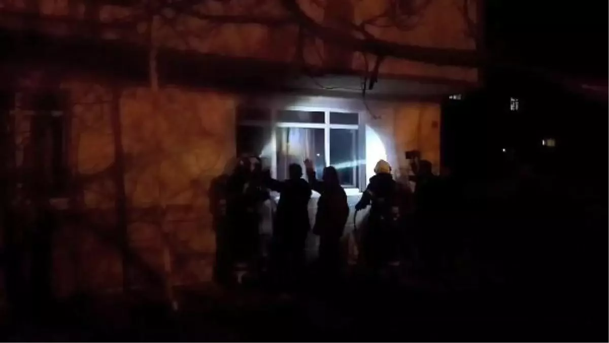 İnegöl'de evlenen çiftin evinde yangın çıktı, bir kişi yaralandı