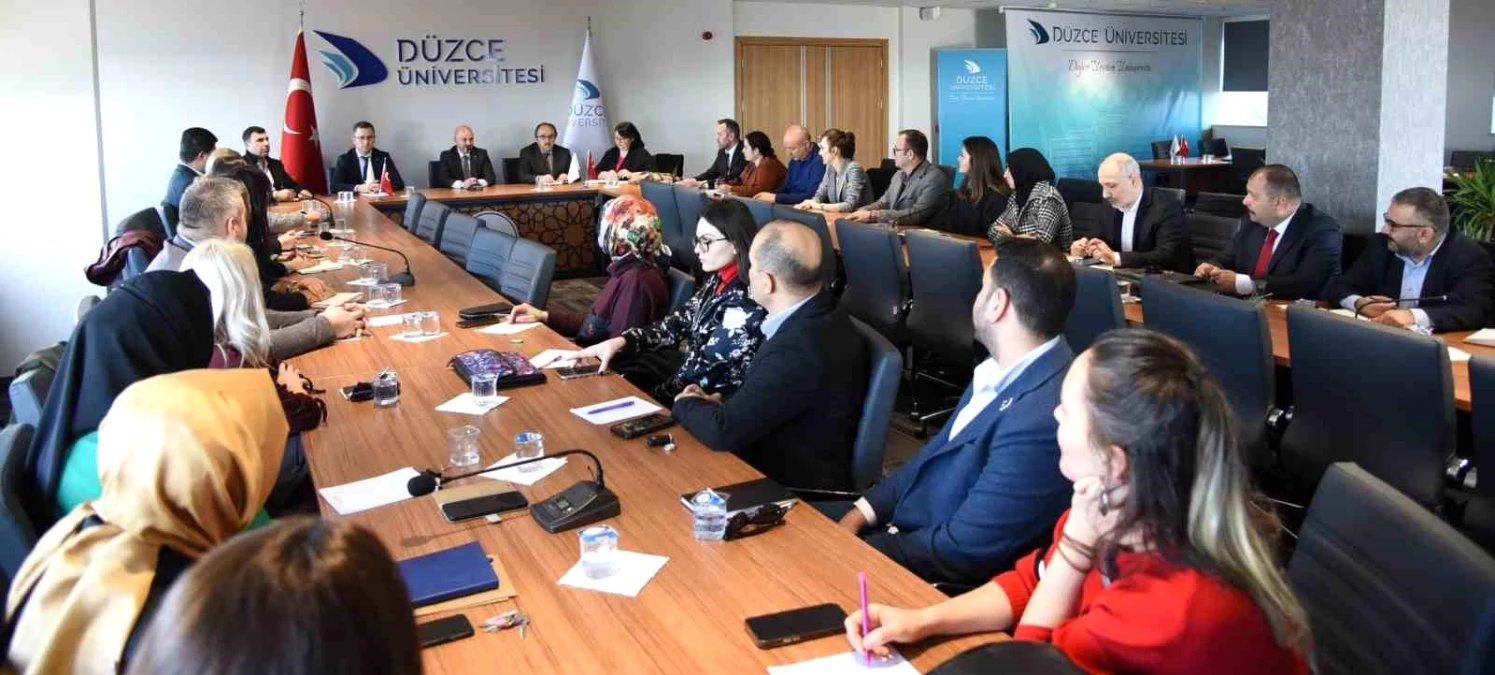 Düzce Üniversitesi ve Aile ve Sosyal Hizmetler Müdürlüğü İş Birliğini Geliştirmek İçin Toplantı Gerçekleştirildi