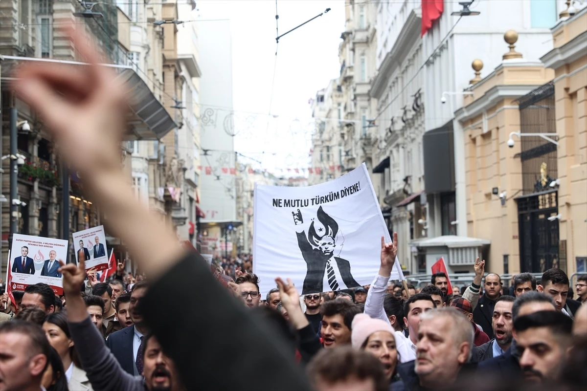 Zafer Partisi İstanbul seçim çalışmalarına İstiklal Caddesi\'nde başladı