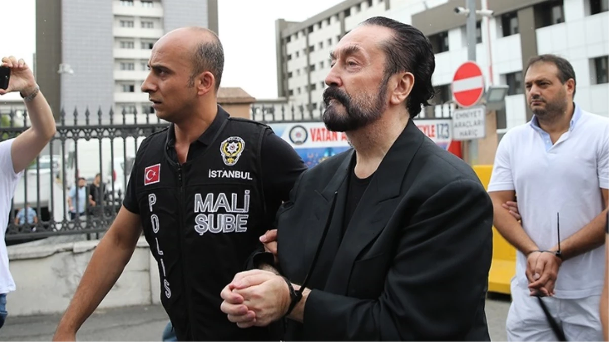 8 bin 658 yıl hapse mahkum edilen Adnan Oktar\'ın yeni fotoğrafları internete düştü