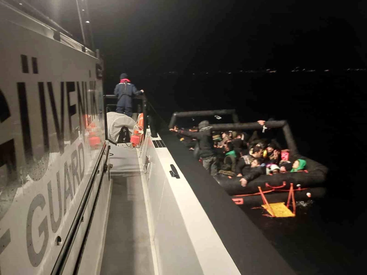 Balıkesir\'de 102 düzensiz göçmen Midilli Adası\'na gitmek isterken yakalandı