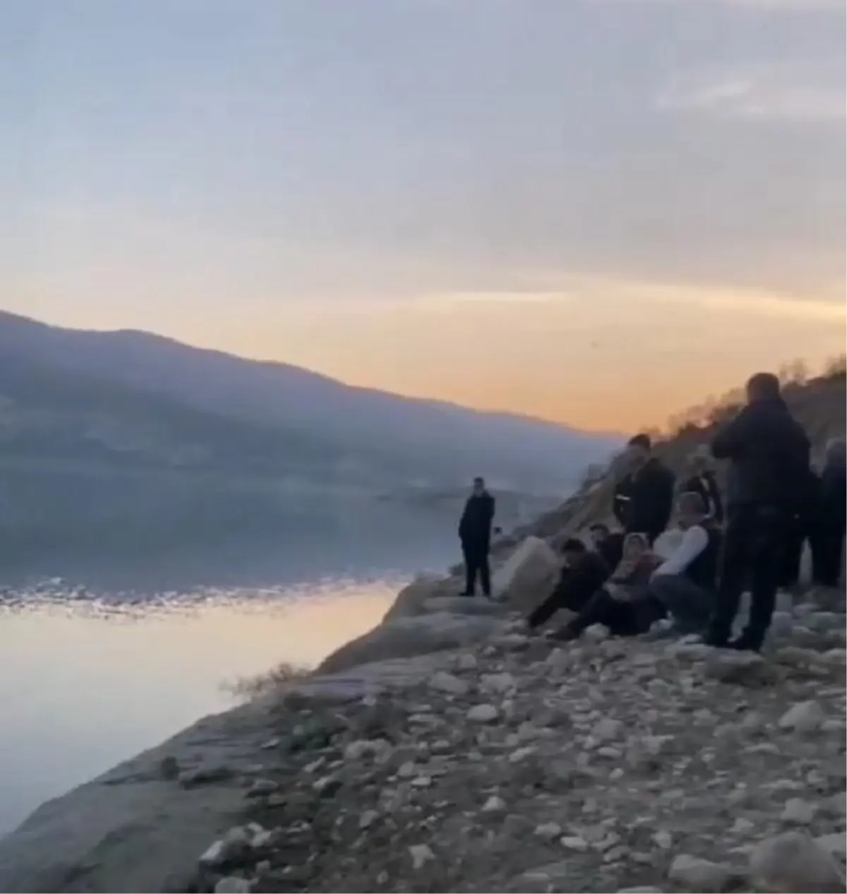 Batman'da kayıp şahsın kıyafetleri baraj gölü kenarında bulundu