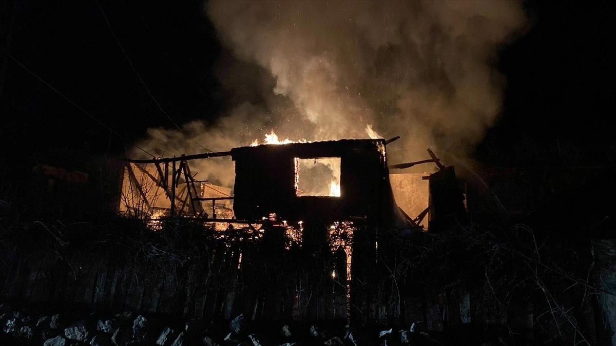 Bayramören ilçesinde ev yangınında maddi hasar oluştu