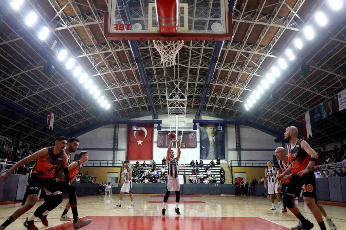 Sakarya Büyükşehir Basketbol Takımı, Cedi Osman Spor Kulübü\'nü mağlup etti
