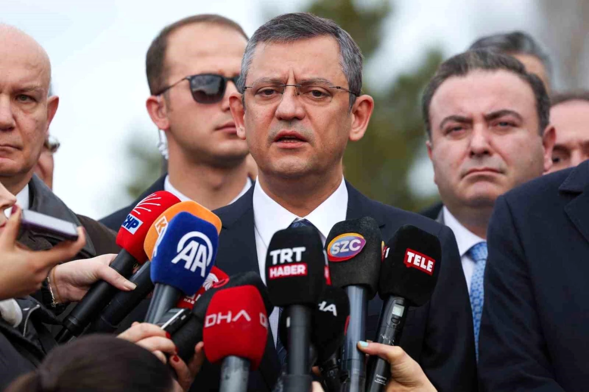 CHP Genel Başkanı Özgür Özel, DEM Parti\'nin İstanbul\'da aday çıkarmasına başarılar diledi