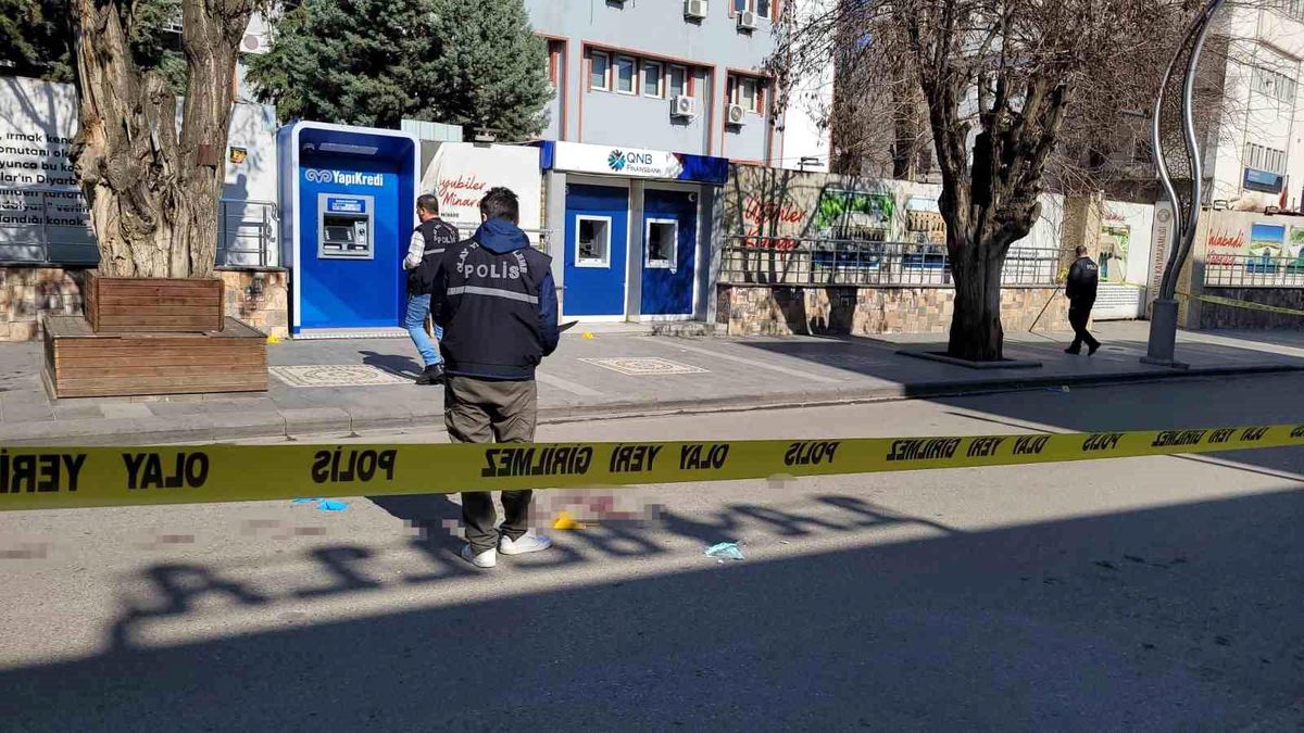 Silvan\'da çıkan silahlı kavgada bir kişi hayatını kaybetti