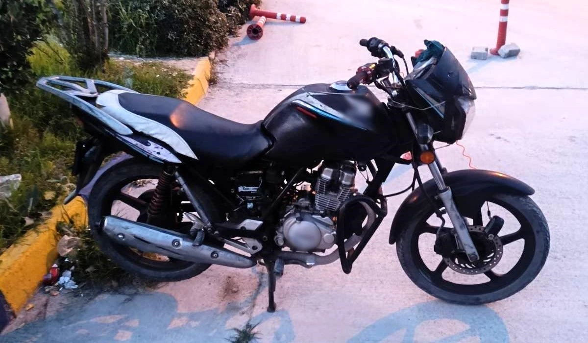 Aydın\'da plakası ve şase numarası bulunmayan motosiklet jandarma tarafından muhafaza altına alındı