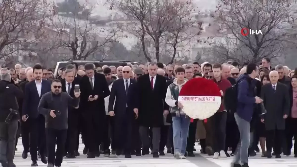 Eski CHP Genel Başkanı Deniz Baykal mezarı başında anıldı