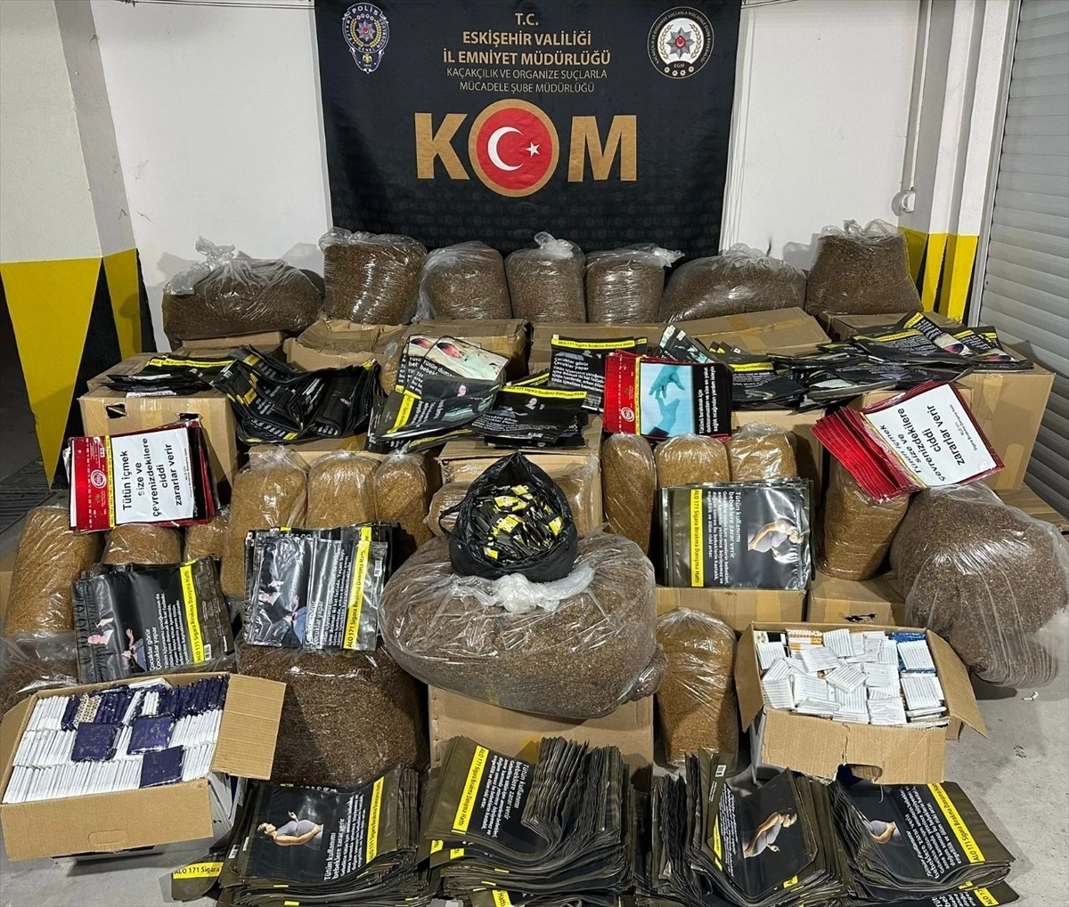 Eskişehir\'de düzenlenen kaçakçılık operasyonunda 18 zanlı gözaltına alındı