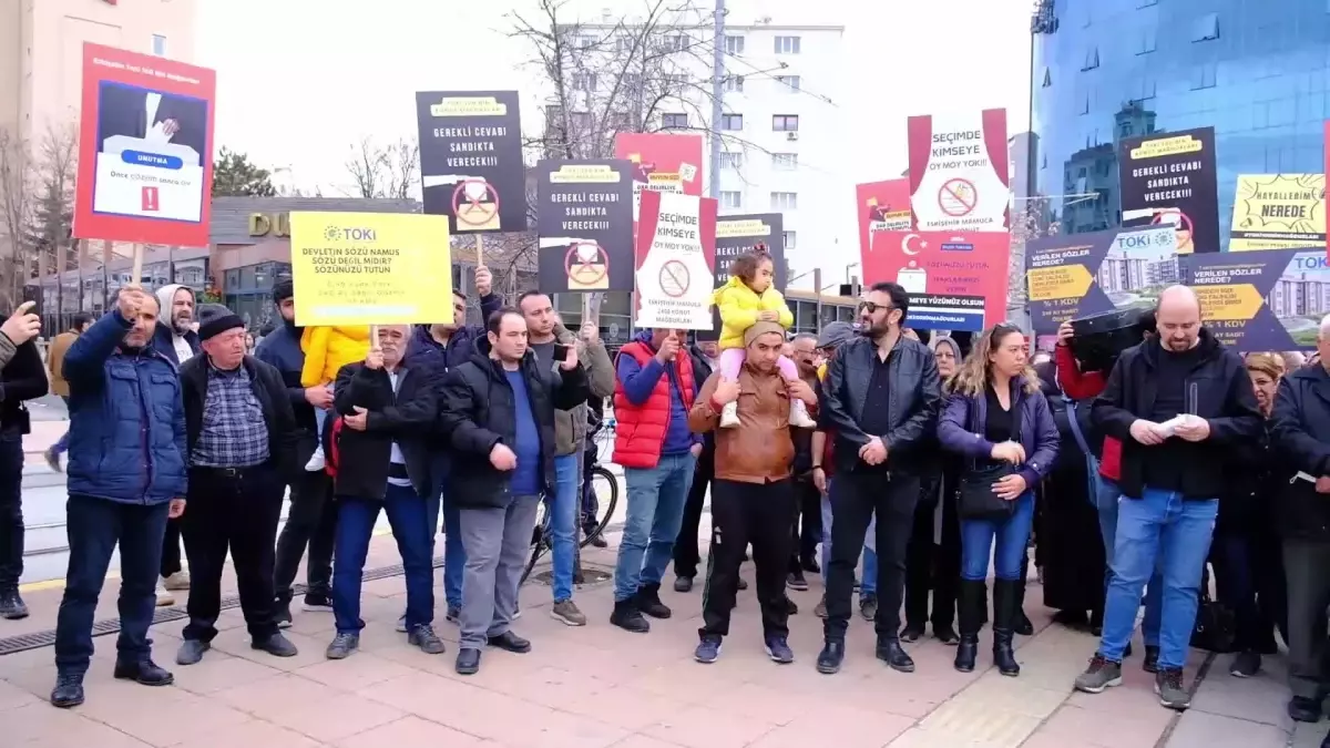 Eskişehir TOKİ Mağdurları Basın Açıklaması Yaptı