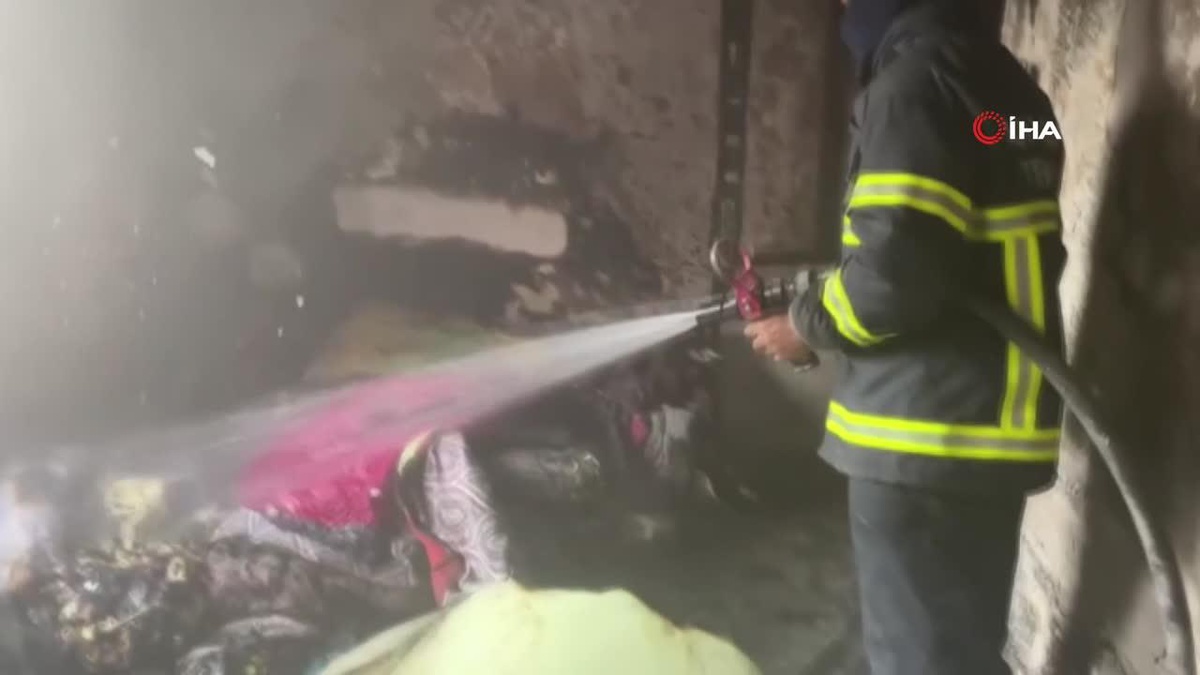 Evde çıkan yangın korkuttu