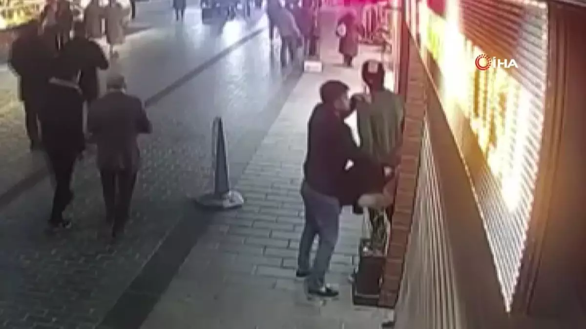 Eyüpsultan\'da ilginç hırsızlık kamerada: Mankenin üzerindeki montu kaşla göz arasında çaldı