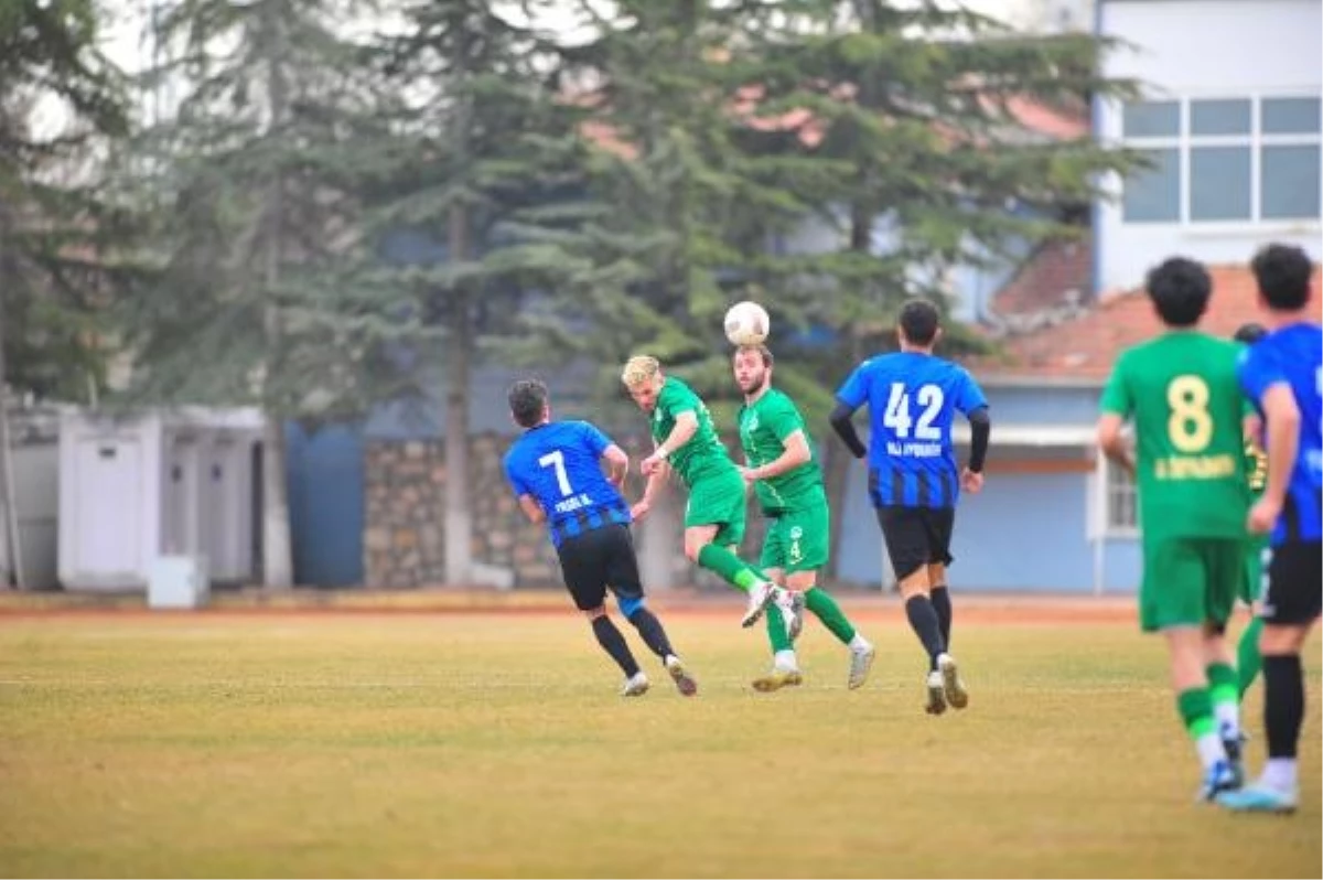 Kırşehir Futbol Spor Kulübü, Karacabey Belediyespor\'a 1-0 mağlup oldu