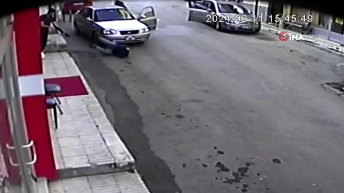 Konya\'da araçta bekleyip silahla vurdular: Sokaktaki silahlı pusu kamerada