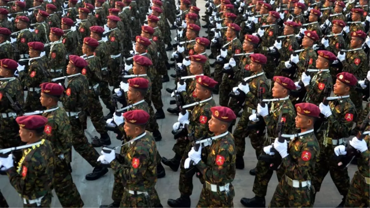 Myanmar\'da kadın ve erkeklere zorunlu askerlik uygulaması! Süre 2 yıldan 5 yıla kadar uzatılabilecek