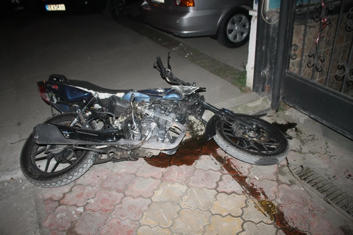 Samsun\'da otomobil ile motosiklet çarpışması: 1 ölü, 3 yaralı